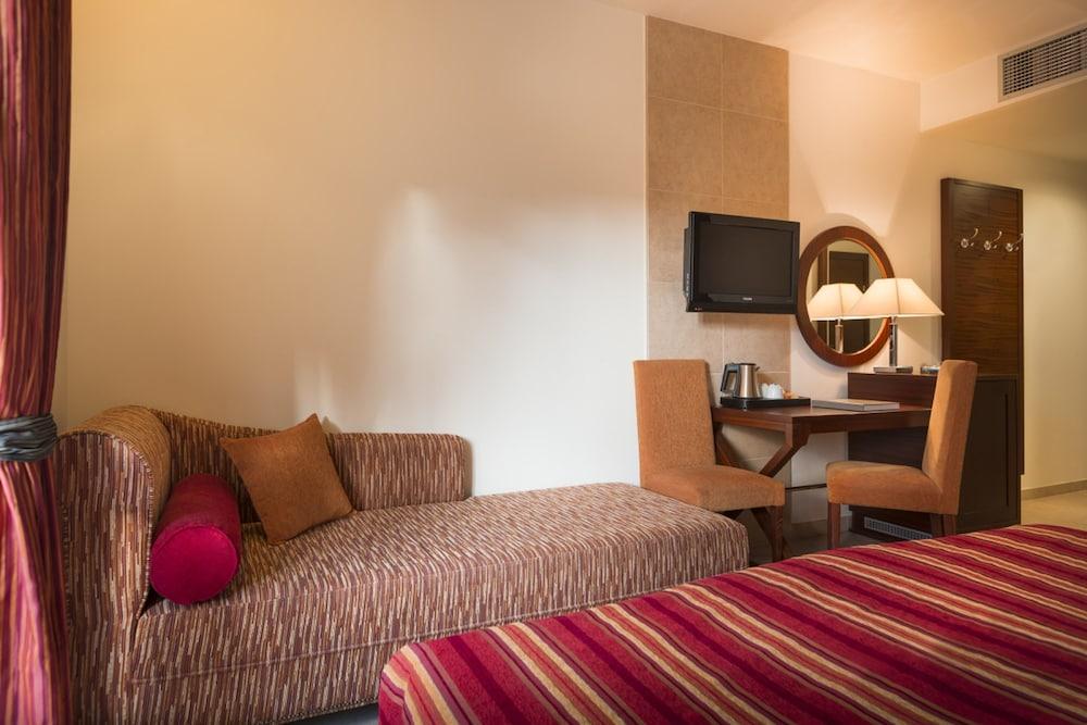 Valamar Atrium Residence Baška Екстериор снимка