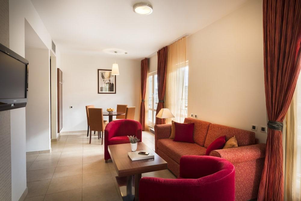 Valamar Atrium Residence Baška Екстериор снимка