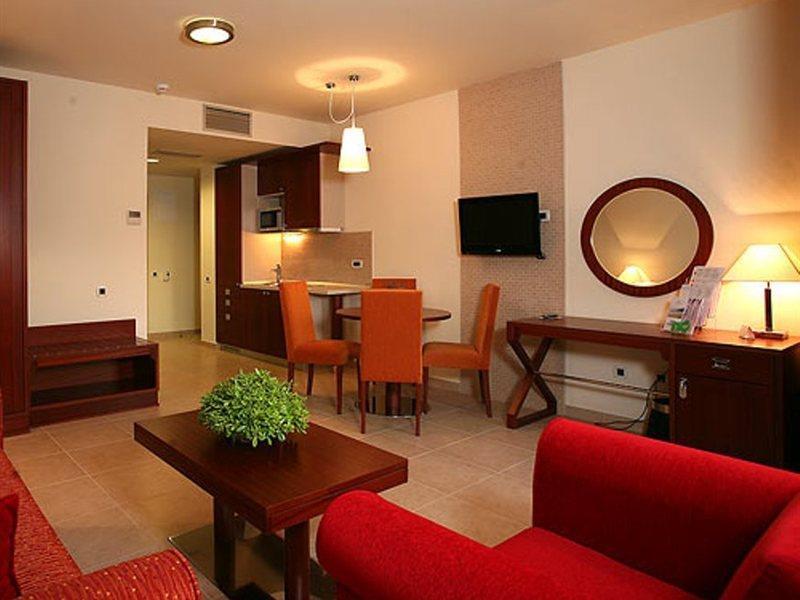 Valamar Atrium Residence Baška Екстериор снимка