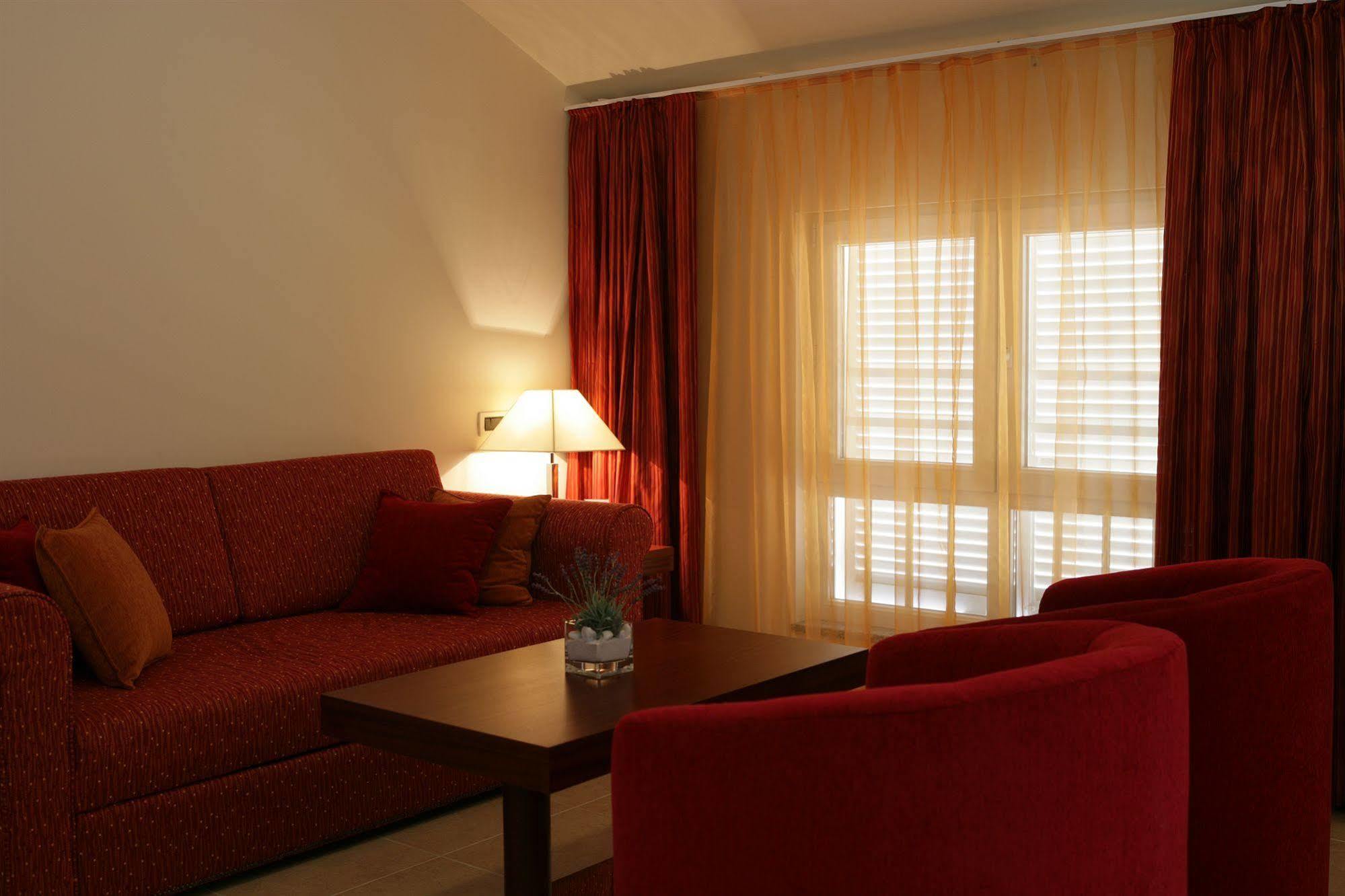 Valamar Atrium Residence Baška Екстериор снимка