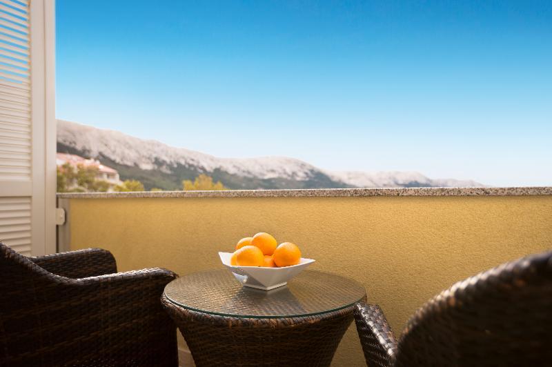 Valamar Atrium Residence Baška Екстериор снимка